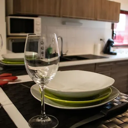 Duplex Avec Jardin - 2 Parkings Prives - 2 Chambres