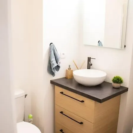 Duplex Avec Jardin - 2 Parkings Prives - 2 Chambres Διαμέρισμα *